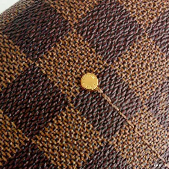 Louis Favorite Vuitton MM 0522